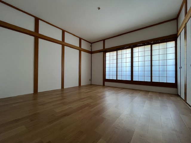 唐国町戸建の洋室