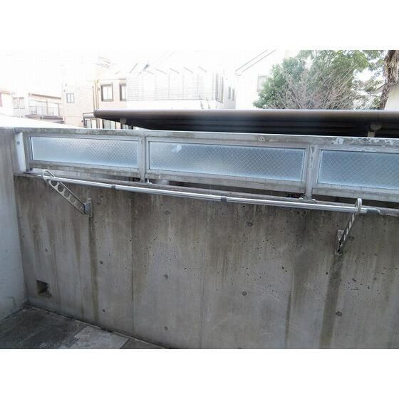 モノリス・ワンのバルコニー