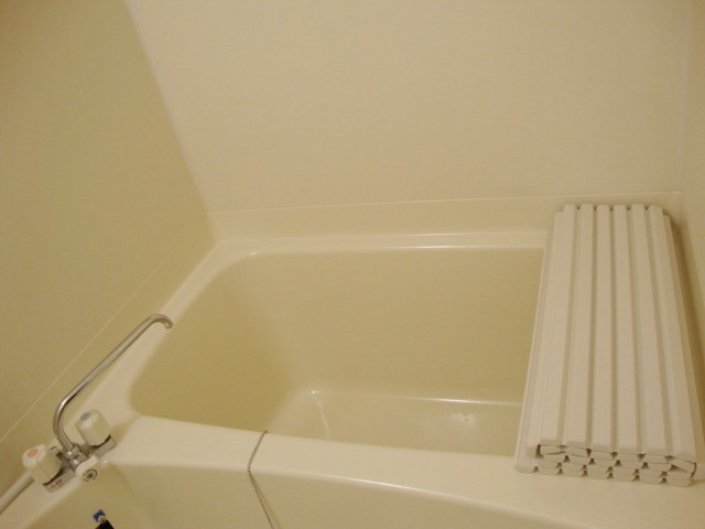 藤沢市高倉のアパートの浴室