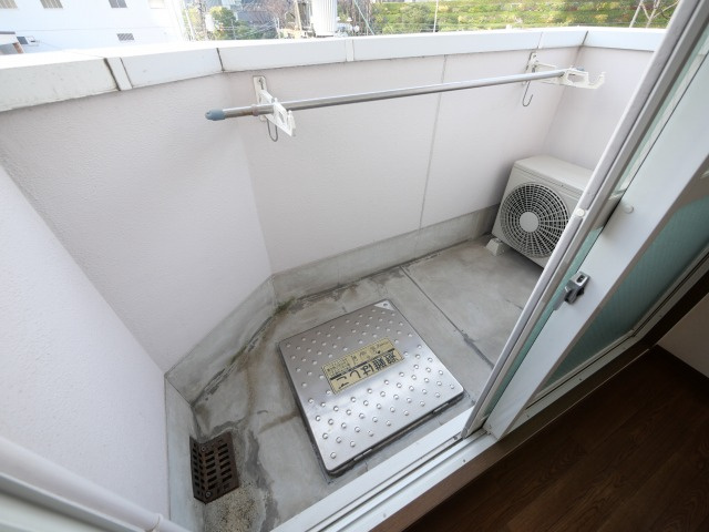 大阪市北区中津５丁目の賃貸マンションのバルコニー