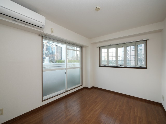 大阪市北区中津５丁目の賃貸マンションの居間・リビング