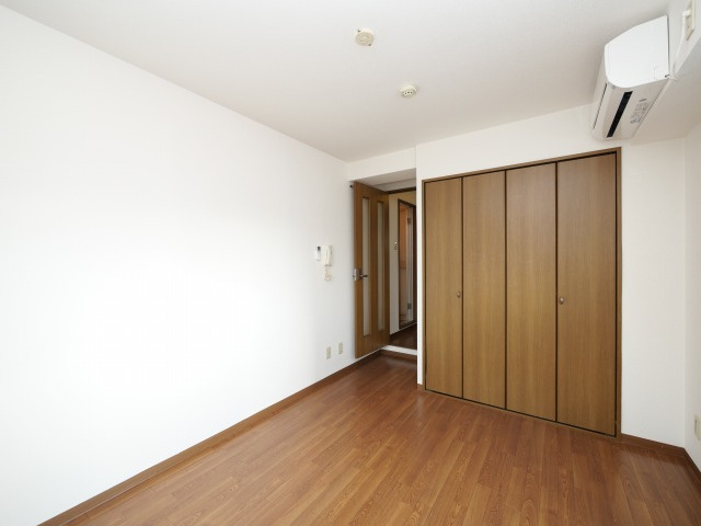 大阪市北区中津５丁目の賃貸マンションの居間・リビング