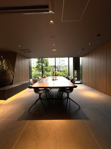 CITY & SHONAN BALANCE — プレディア鵠沼橋のロビー