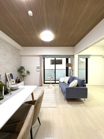 CITY & SHONAN BALANCE — プレディア鵠沼橋の居間・リビング