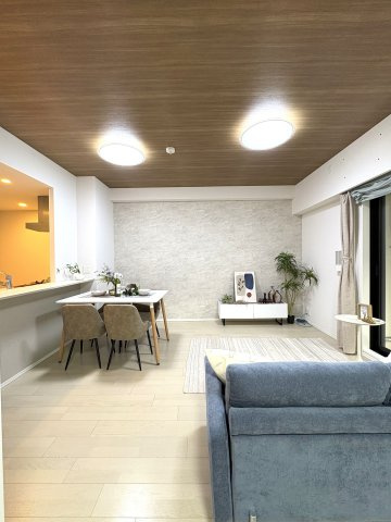 CITY & SHONAN BALANCE — プレディア鵠沼橋の居間・リビング