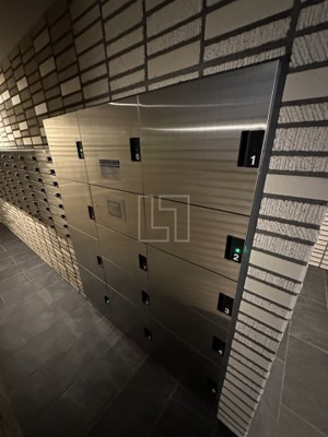 【その他共用部分】 | MELDIA CREST NAMBA SOL TERRACE | MELDIA CREST NAMBA SOL TERRACE（メルディアクレストナンバソルテラス）　宅配ボックス