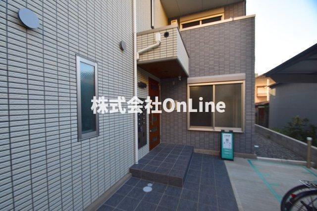 TRICERA Courtのエントランス