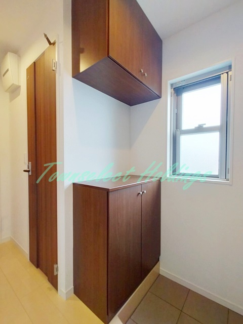 ホワイトアーミン湘南の玄関