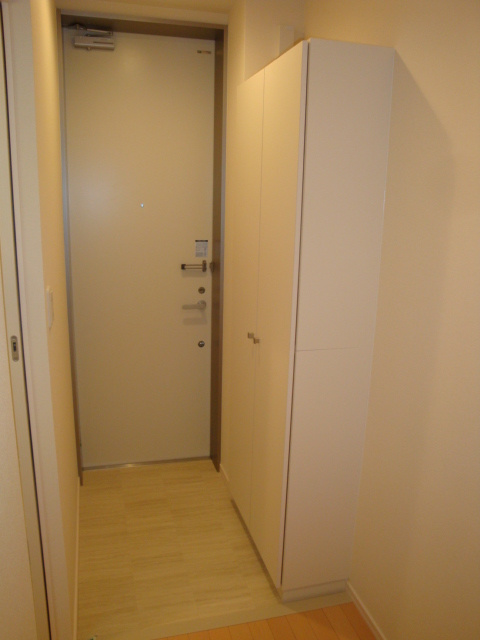 ヘーベルメゾン逆瀬川の玄関