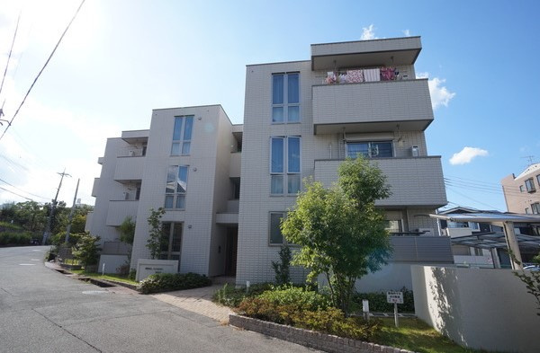 ヘーベルメゾン逆瀬川