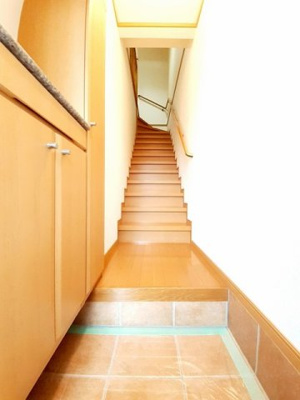 【玄関】 | ブルームンＡ | ゆったりとした玄関です