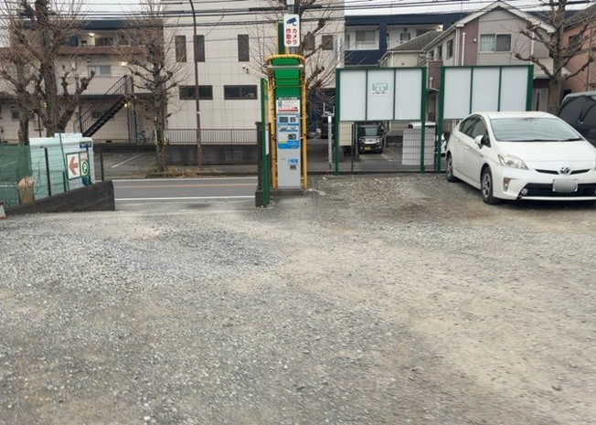 【外観】 | 土地の形が極端に長細かったり、狭小地、あるいは道路との高低差がある傾斜地だった場合、後々売ろうとしても買い手がつかない場合もあります。後々、売却することになった時に価値の下がらない土地を選びましょう。