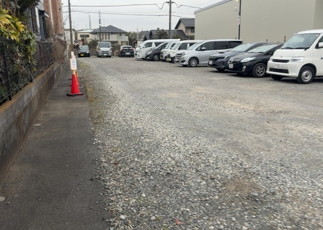 【外観】 | 家を建てる前提で土地を探している場合、地盤の丈夫さは譲れない条件の一つです。地盤が脆弱だと追加工事が必要となります。また、過去に地盤沈下や液状化現象を起こした土地は、できるだけ避けた方がいいでしょう。