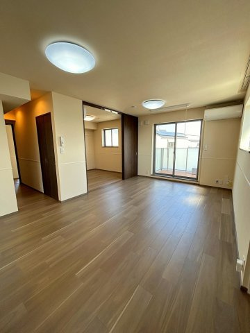 バラーバル石神井公園の居間・リビング