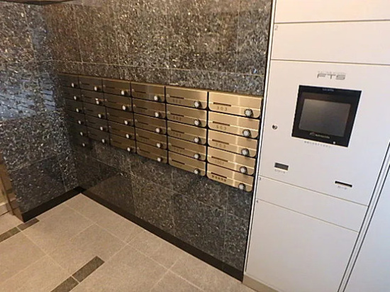 板橋区大和町の賃貸マンションのエントランス