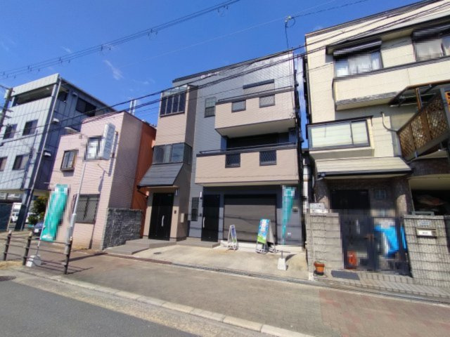 鶴見区安田１丁目中古戸建の前面道路含む現地写真