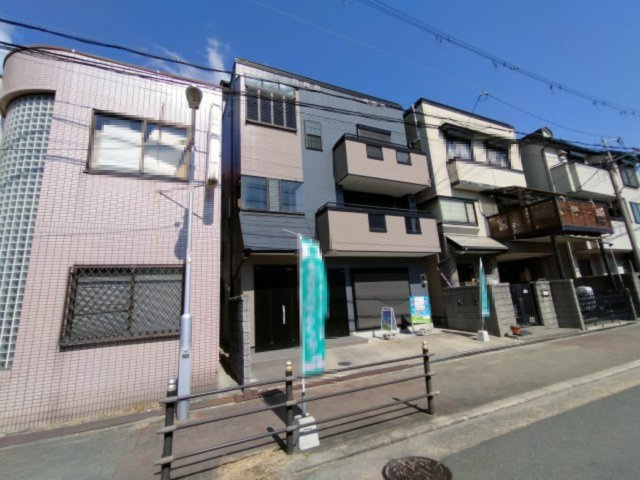 鶴見区安田１丁目中古戸建の前面道路含む現地写真