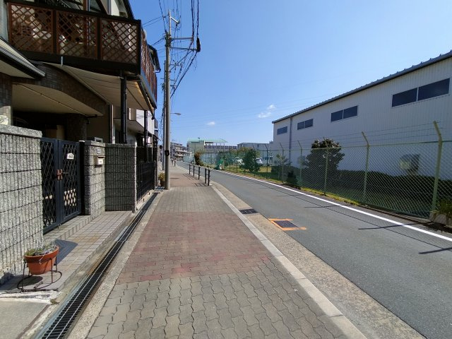 鶴見区安田１丁目中古戸建の前面道路含む現地写真