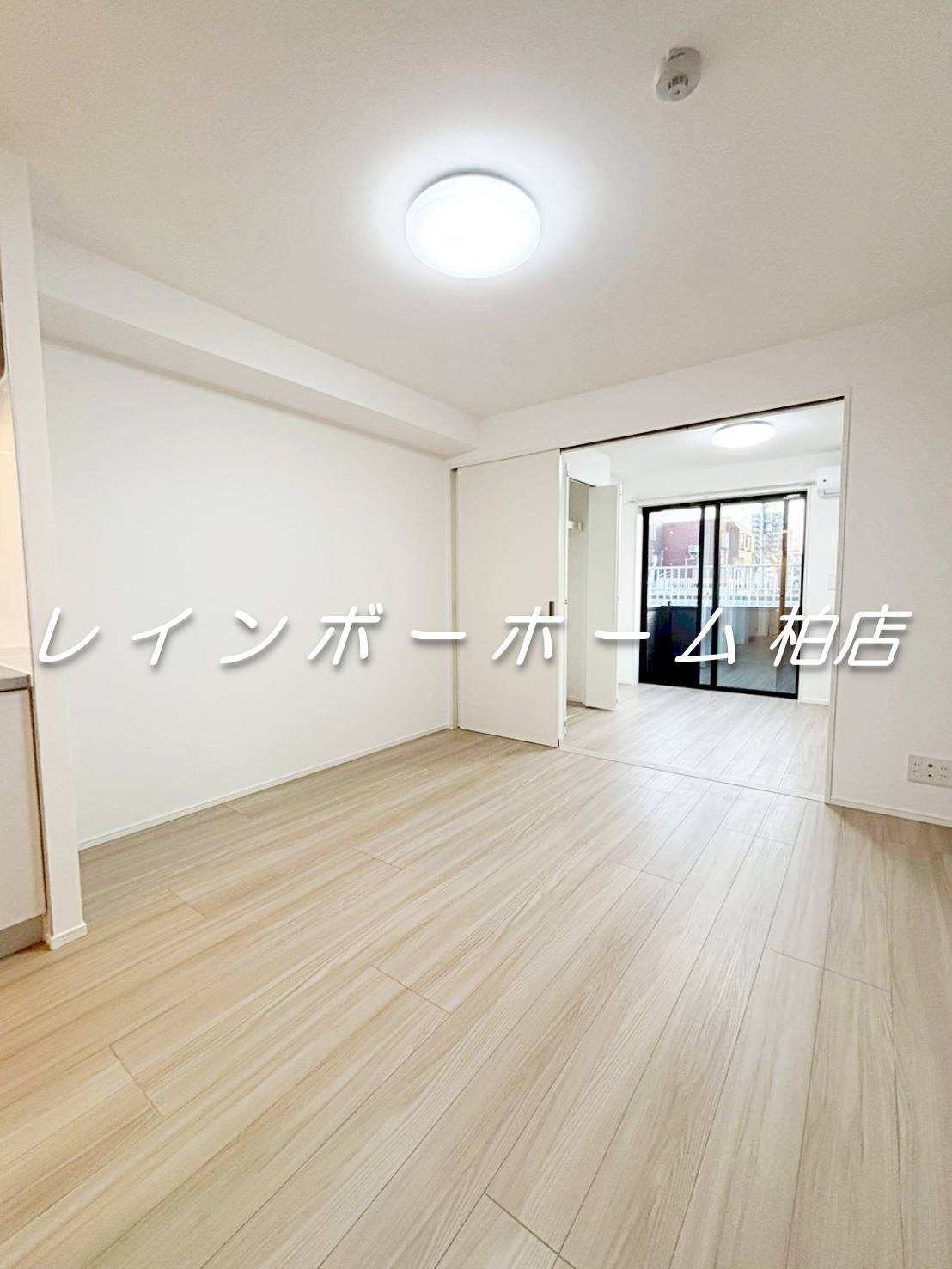 我孫子駅徒歩5分｜新築1LDK｜ペット相談可。接客・申込・契約オンライン！LINE×相談可！の居間・リビング|同施工。参考写真。