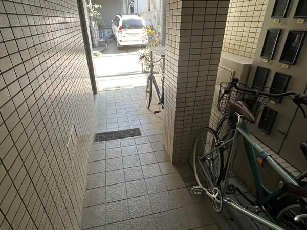 イーストアネックスのエントランス