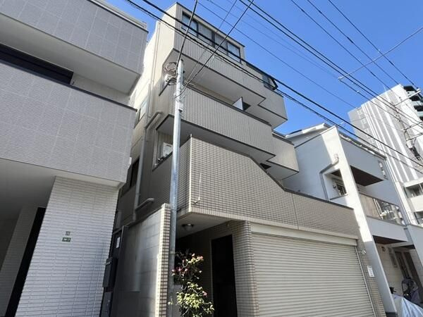 イーストアネックスの外観