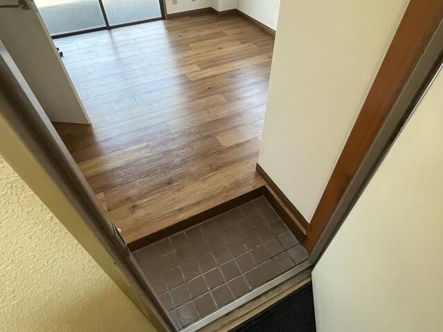 イーストアネックスの玄関