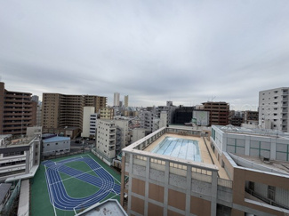 【展望】 | 眼前に広がる空の雄大さと、このお部屋の自慢の一つである「眺望」をご覧ください。毎日、この景色を独り占めできる新生活に夢が広がります。～即日のご見学可能～　お問合せはお気軽にどうぞ。