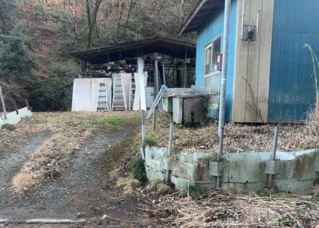 【外観】 | 土地の形が極端に長細かったり、狭小地、あるいは道路との高低差がある傾斜地だった場合、後々売ろうとしても買い手がつかない場合もあります。後々、売却することになった時に価値の下がらない土地を選びましょう。