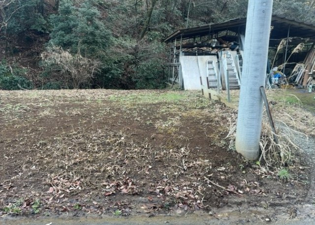 【外観】 | 家を建てる場合、方位は要チェックです。現実的に日当たりのよい家ならばリビングは南側、建築基準法でも北側に当たる家への配慮は求められています。土地を見学に行く際は、方位磁針を持って行くようにしましょう。