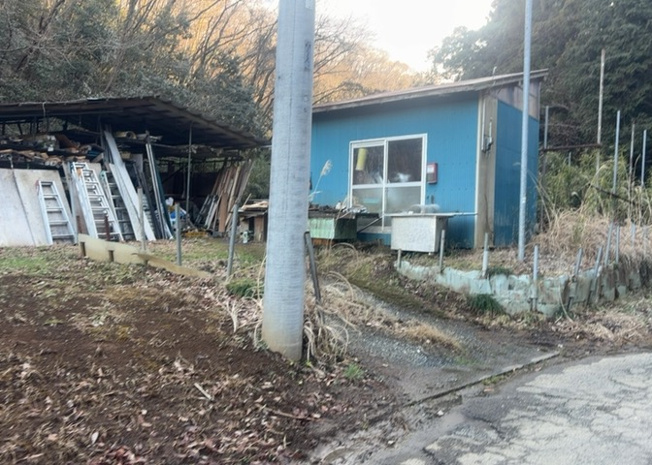 【外観】 | 土地購入を検討されている場合、境界杭がない状態で購入してしまうと境界確定測量をする必要があり、費用がかかります。購入の前に、売主、隣土地所有者立ち合いのもと境界を確定し境界杭を設置するのがベストです。