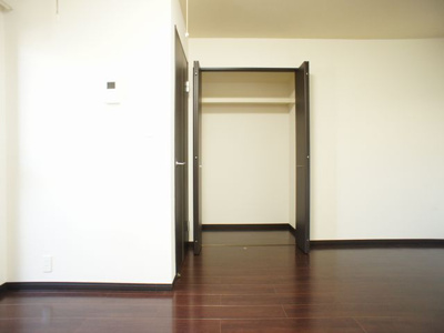 【収納】 | リバレイン | お部屋をスッキリできるクローゼットがあります。
