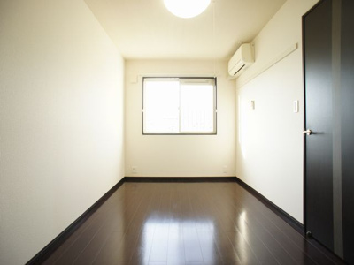 【寝室】 | リバレイン | お部屋がスッキリ！充実収納付きです♪