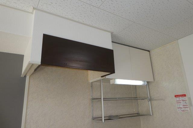 楠小路Aのキッチン|キッチン上収納