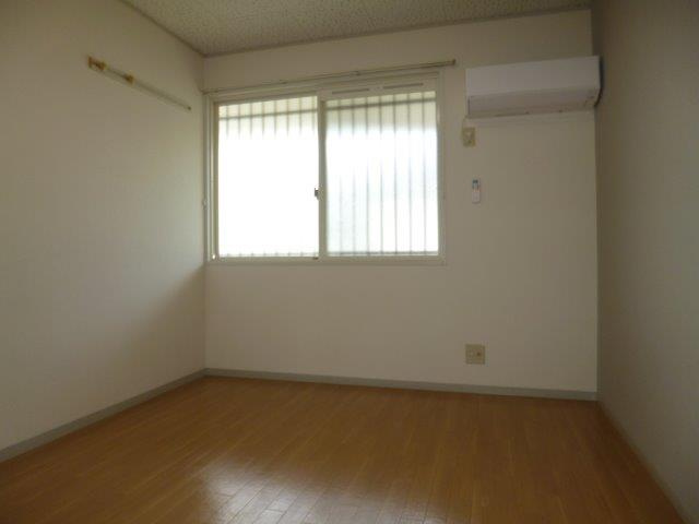 楠小路Aの洋室