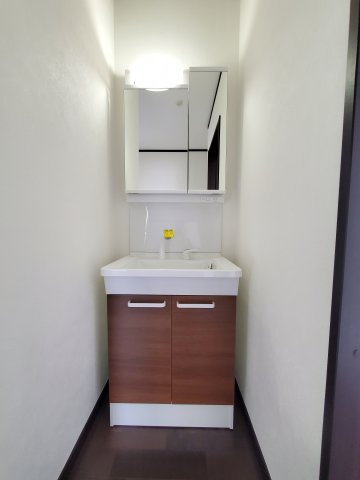 八潮市　木曽根　中古戸建の洗面所|2階洗面スペース