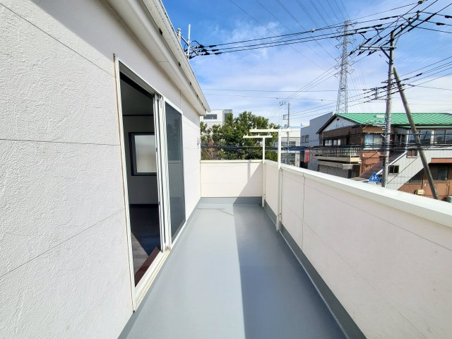八潮市　木曽根　中古戸建のバルコニー|暖かな日差しのふりそそぐバルコニー
