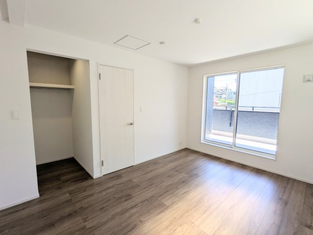 瀬戸市窯町　全2棟の洋室
