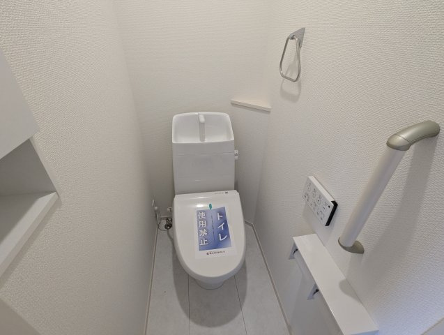 瀬戸市窯町　全2棟のトイレ