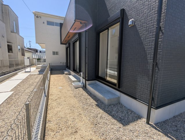 瀬戸市窯町　全2棟の庭