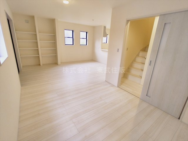 【居間・リビング】の画像