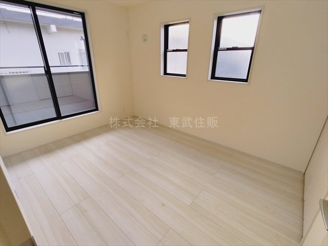 【寝室】 | 富士見市渡戸　全１棟 | 洋室6.0帖南西側、寝室にいかがでしょうか