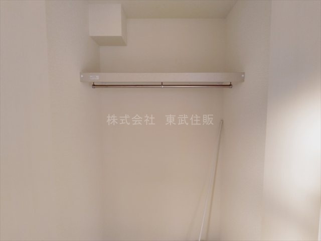 【収納】 | 富士見市渡戸　全１棟 | 洋室6.0帖南西側収納