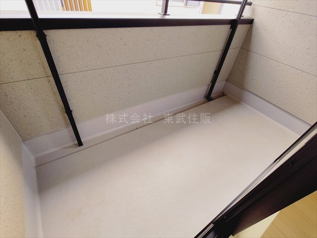 【バルコニー】 | 富士見市渡戸　全１棟 | 開放的で明るい空間を演出してくれるバルコニーです