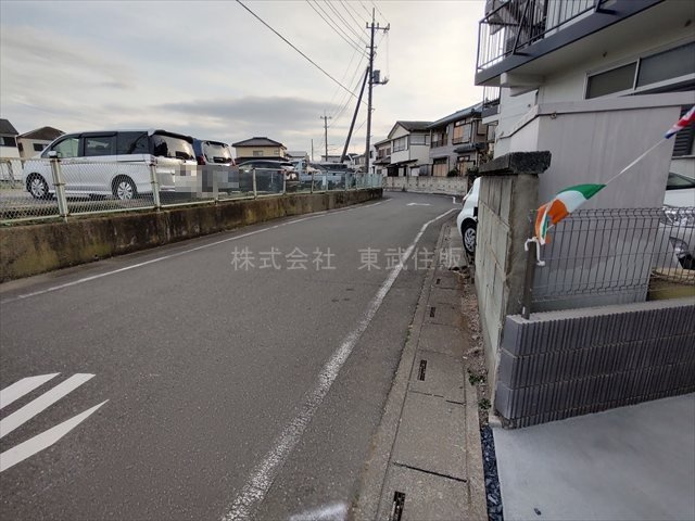 【前面道路含む現地写真】の画像