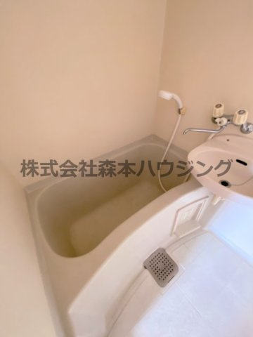 【浴室】 | 　コロナハイツ | 落ち着いた空間のお風呂です