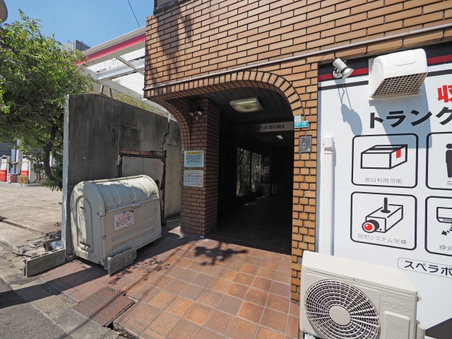 大阪市東成区深江北３丁目の賃貸マンションのエントランス
