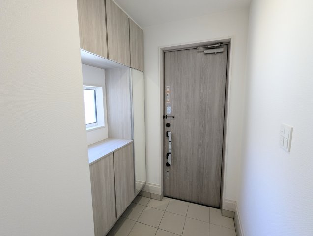 瀬戸市窯町　全2棟の玄関