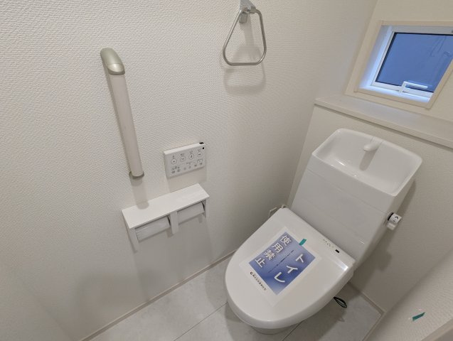 瀬戸市窯町　全2棟のトイレ