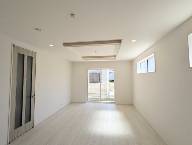 瀬戸市窯町　全2棟の居間・リビング