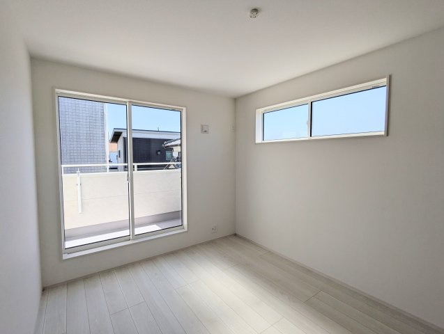 瀬戸市窯町　全2棟の洋室